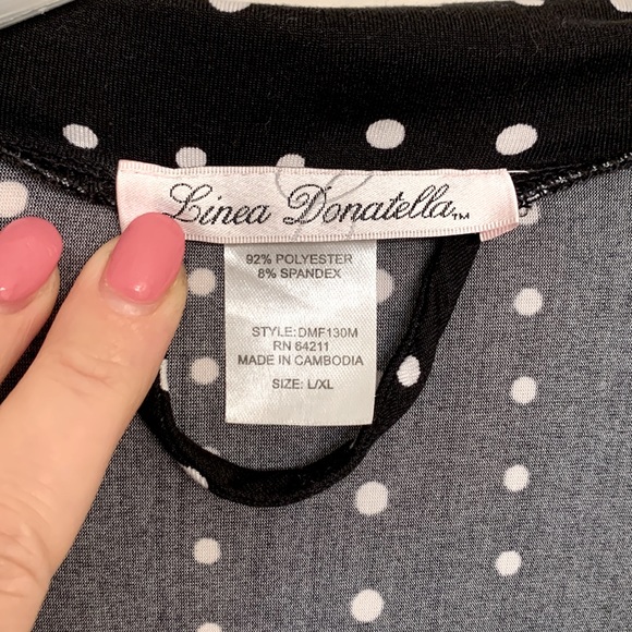 Black and White Robe - Picture 4 of 10